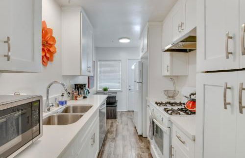 Van Nuys Abode with Patio, 7 Mi to Universal Studios - Foto 9