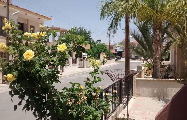 Immaculate 4-bed Apartment in Larnaca - Photo 1