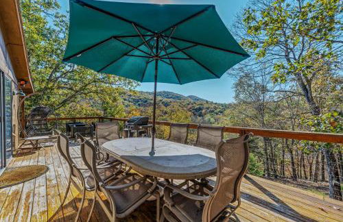 Camp Dancing Bears - Wifi, Riverfront, Pet Friendly, Fire Pit, Grill, Deck, Fishing, Games, Fireplace, King Bed - Photo 10