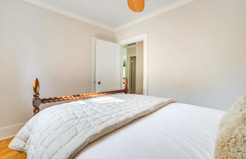 Walk to Dtwn Cozy Home with Fireplace in Charlevoix - Foto 16