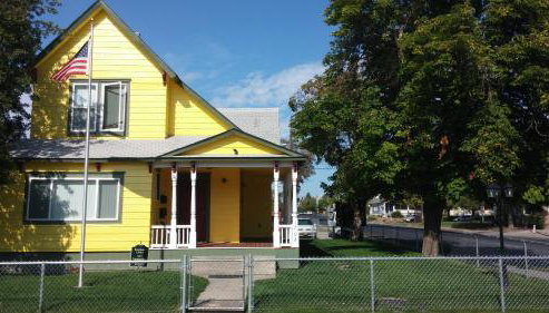 Maple Leaf Manor Suites - Photo 2