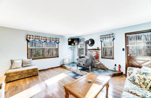 Antler Lake House - Photo 2