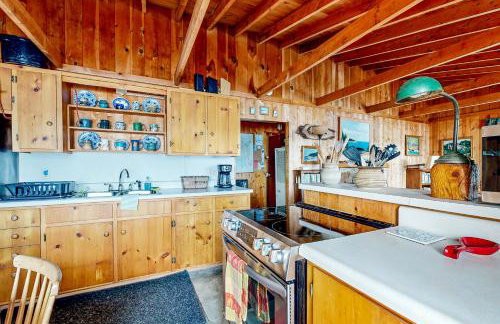 Peaceful 2BR Lakefront Cabin w/ New Dock - Foto 12