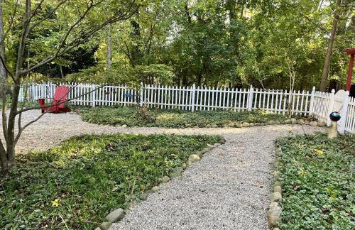 Maplewood Cottages 2 - Photo 10