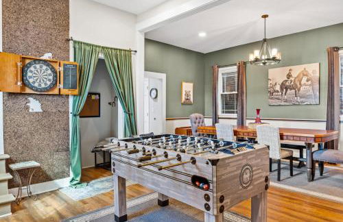 3BR Cozy Family Home with HotTub & Spacious Backyard - Foto 4