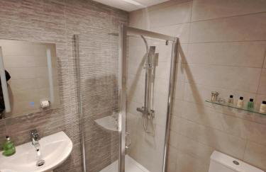 2 Chatsworth Riverscape Apartments - Peaceful apartment in great location with free parking overlooking the Gannel just a short walk from Newquays incredible beaches and local amenities - Foto 32