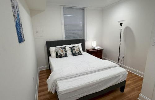 Entire 4 bedroom familyfriendly basement apartment, MetroWalk - Foto 21