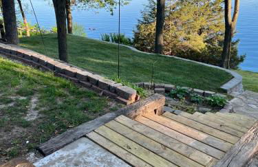 Newly Renovated 4B, 2.5 bath Lakefront home with South Grand Lake Views and dock - Foto 51