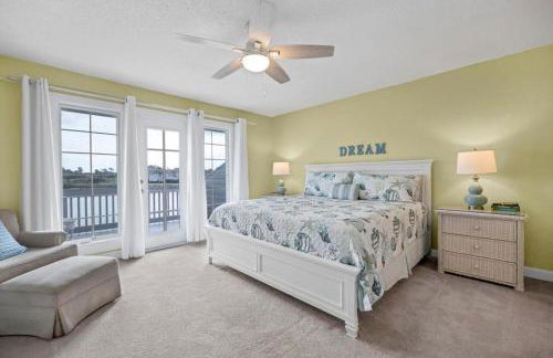 Beachy Vibes - 2BR w lake views & screened sunroom - Foto 3