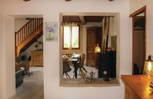 Lovely Home In La Roche St Secret - Photo 22