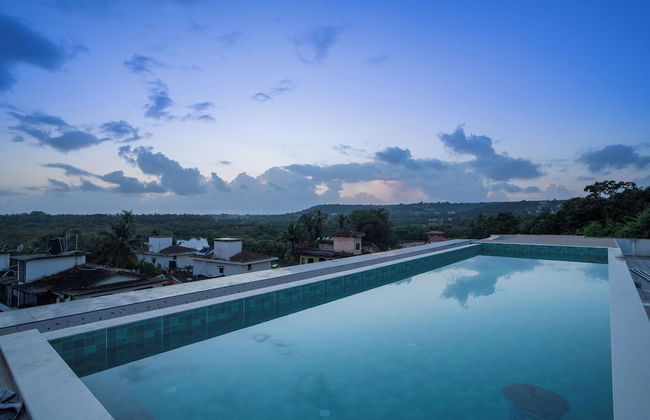 ELIVAAS Kamerios Verano 1 BHK with Pool - Photo 48