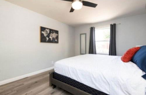 Charming 2BR Condo with Onsite Parking Included - Foto 30