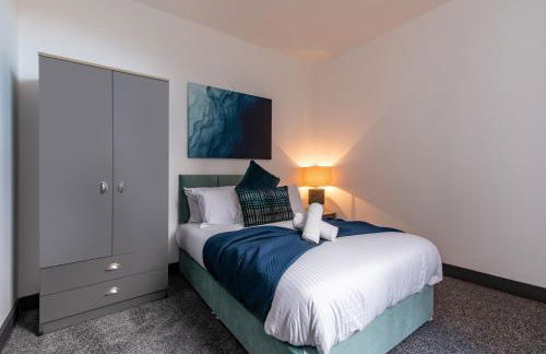 Victoria Apartments Stylish 3BR in Hartlepool - Photo 14