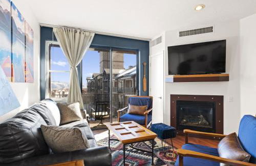 Top Floor Deer Valley Gondola Lakefront Condo- Great views - Photo 2