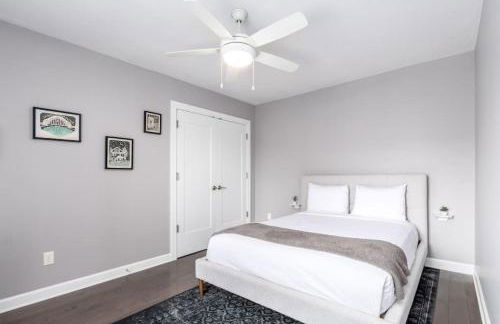 Soaring 2-Bedroom Parkside Loft Walkable to it All - Foto 8