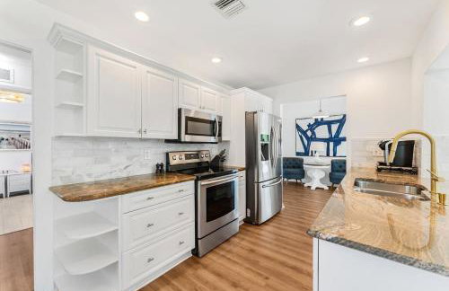 Stunning Tropical Heated Pool House Near The Beach - Foto 40