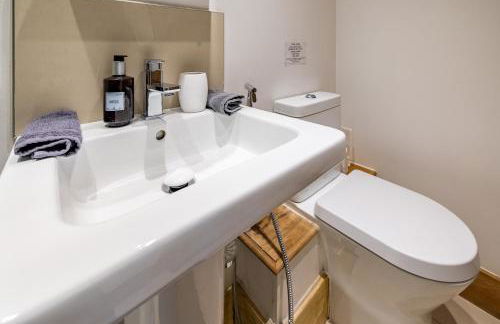 Period Luxury Converted Barn Windsor/Maidenhead - Perfect for family groups - Foto 99