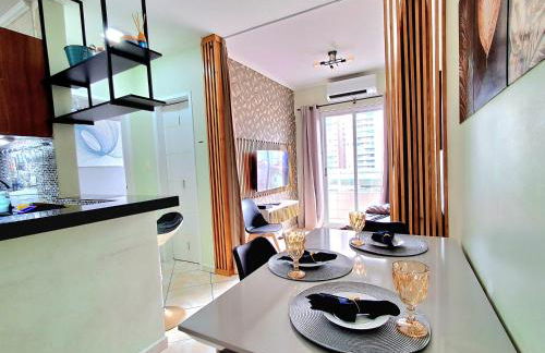 Apto Com Sacada e Ar Condicionado a 2 minutos da Praia - Foto 3