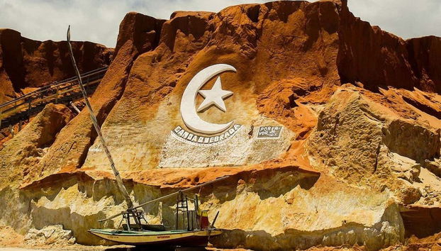 Lua e estrela, símbolo de Canoa Quebrada