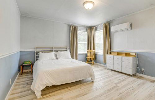 Walk to Beach Cozy Home with Deck in Smith River! - Foto 13