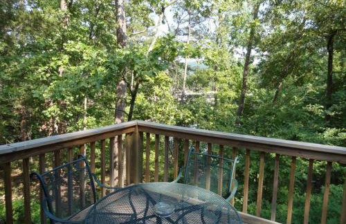 C19, One bedroom luxury, log-sided Couple's Cottage with private hot tub and unique extras cottage - Foto 6