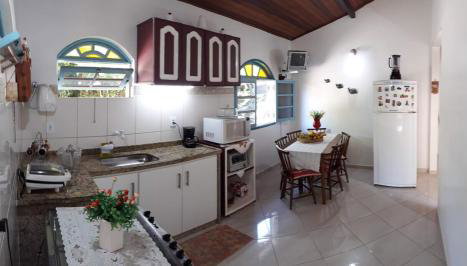 Casa com amplo quintal, churrasqueira e área verde - Foto 5