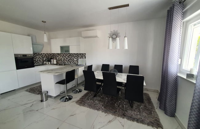 Kastel Novi Elegant and Stylish Apartment With Terrace and Patio - Foto 5