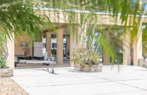 Waterfront St Johns River near springs with boat dock and water sports - Foto 30