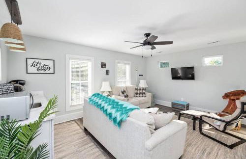 The Lyellton House: Water View, Steps from Beach - Foto 41