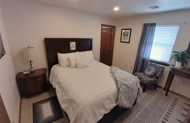 Garage Studio near OUSHC Hospital - Photo 8