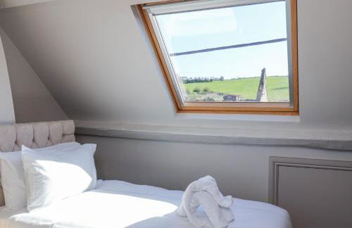 Beacon House - Photo 37