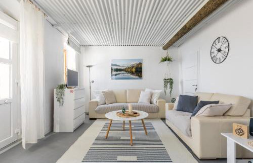 Waterview Apartments - Koru Apartment and pool - Photo 6