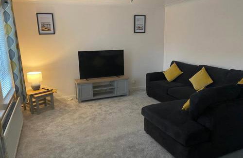 Great Location, large 1 bed flat with parking - Foto 1