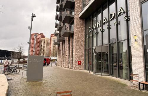 Luxury Private Room with Living Area Wembley Stadium View - Photo 50