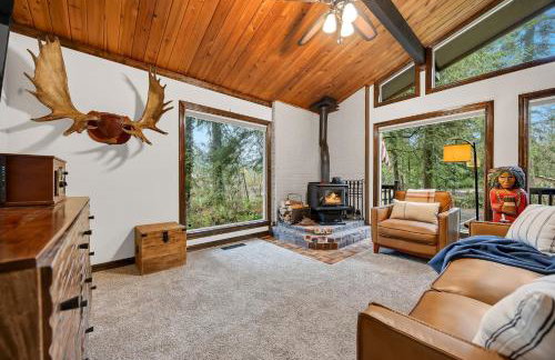 Chalet Seraphina - Cozy Pet Friendly Hot tub - Photo 12