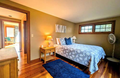 Charming Waterfront Sea Cottage with Private Beach near Bar Harbor, Hancock Maine - Photo 23