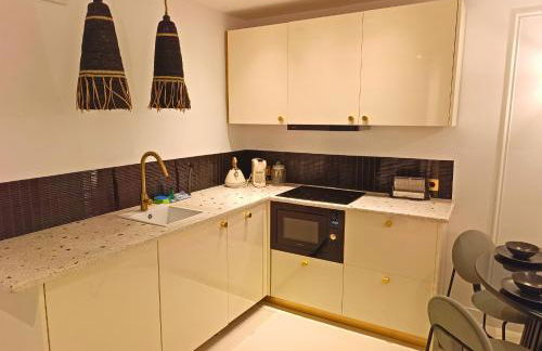 Beautiful Duplex Private Patio Alicante Center - Foto 43