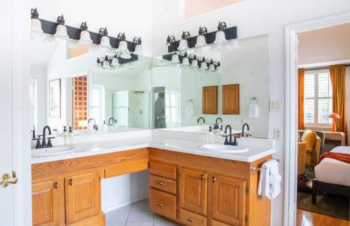 Sparkling Pool Hot Tub Game Room Kids Area - Foto 44