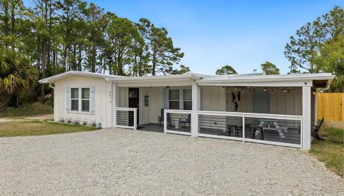 Sea Breeze House- 3 bd 2 ba 5 min walk to beach - Foto 1