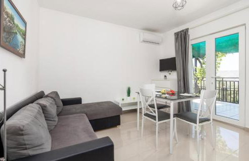 1 Bedroom Lovely Apartment In Vlasici - Foto 4