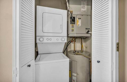 Colorful 2Bed Apt Heart of Downtown Lake Views - Foto 29