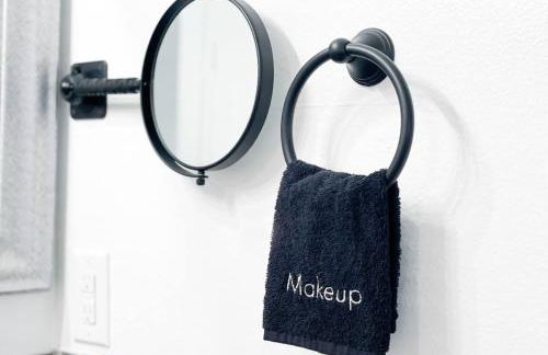 Trendy Ivy 2-bedroom Near Hospital & College - Foto 11