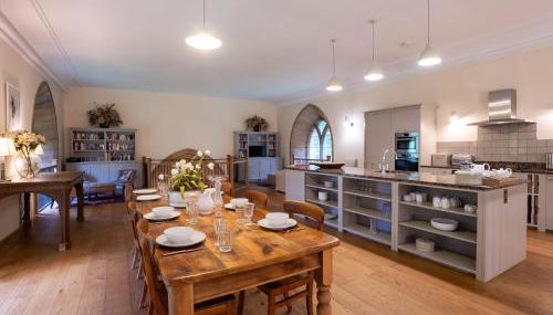 Exceptional Grade II Listed Church Conversion - Foto 3