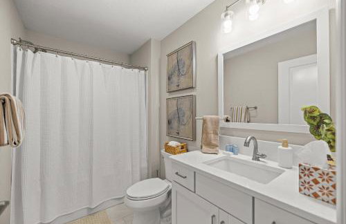 The Golden Palm Mins to Eastport Square and Middleton With Electric Golfcart - Photo 13