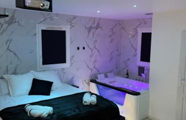 Appartement de luxe, balnéo, vue lac & lit suspendu - Foto 1