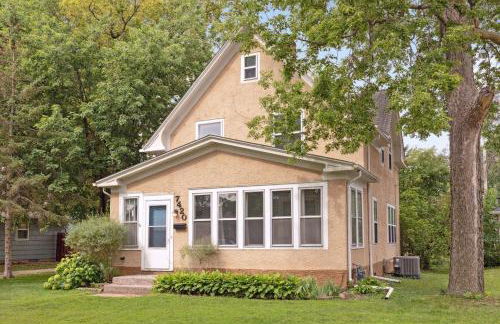 King Bed - 5 Min to MOA - 75 & 65' HDTV - Ping Pong - Foto 1