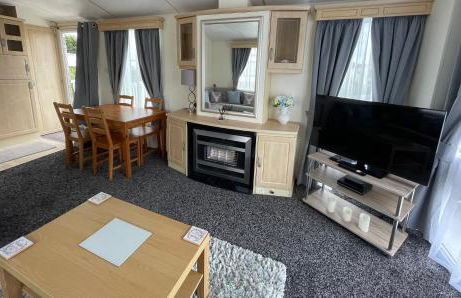 Meadow View 3-bed Caravan - Sleeps 8 - Petfriendly - Foto 18