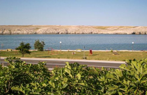 1 Bedroom Awesome Apartment In Dinjiska - Foto 9