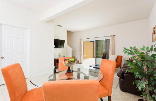 3Br 3Bath Townhome BBQ Pool 15min Disney 1291ft - Foto 8