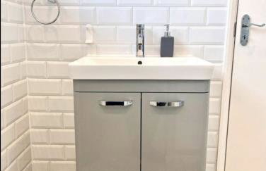 Turquoise Tranquil- 3 Bed House - Photo 29